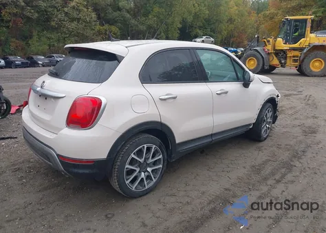 2016 Fiat 500X Trekking Plus из США, поврежденный, VIN ZFBCFXET5GP351059